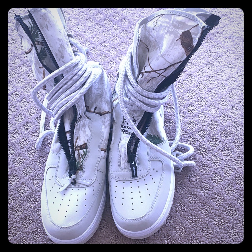Nike air boots/ shoes real tree camouflage